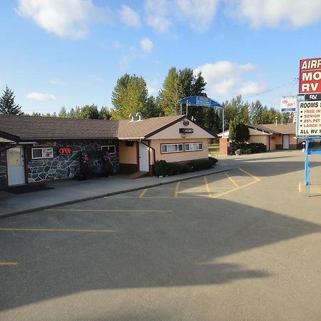 Airport Inn Quesnel Bagian luar foto