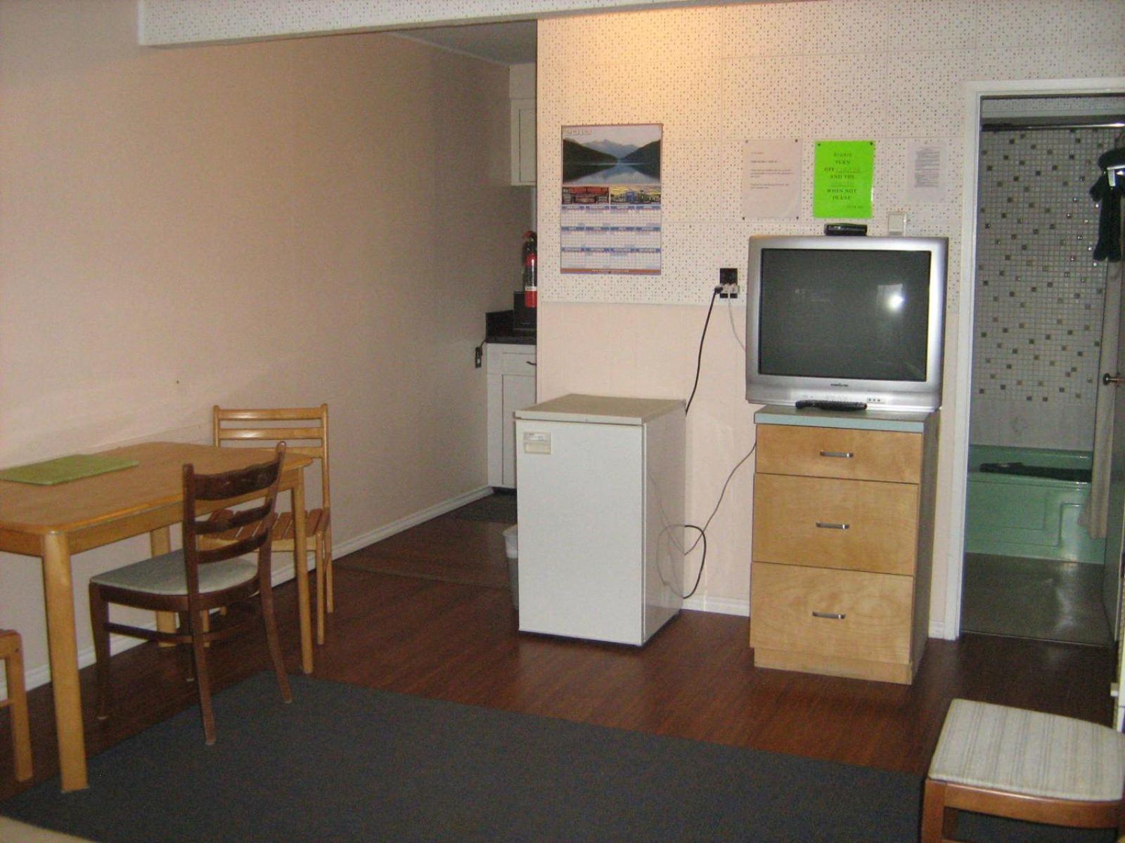 Airport Inn Quesnel Ruang foto
